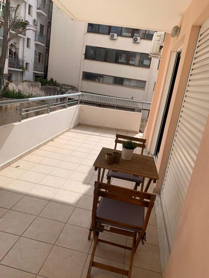 Appartamento Modern Studio large veranda -metro station Suggrou Atene Esterno foto