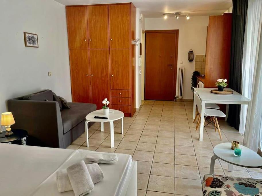 Appartamento Modern Studio large veranda -metro station Suggrou Atene Esterno foto