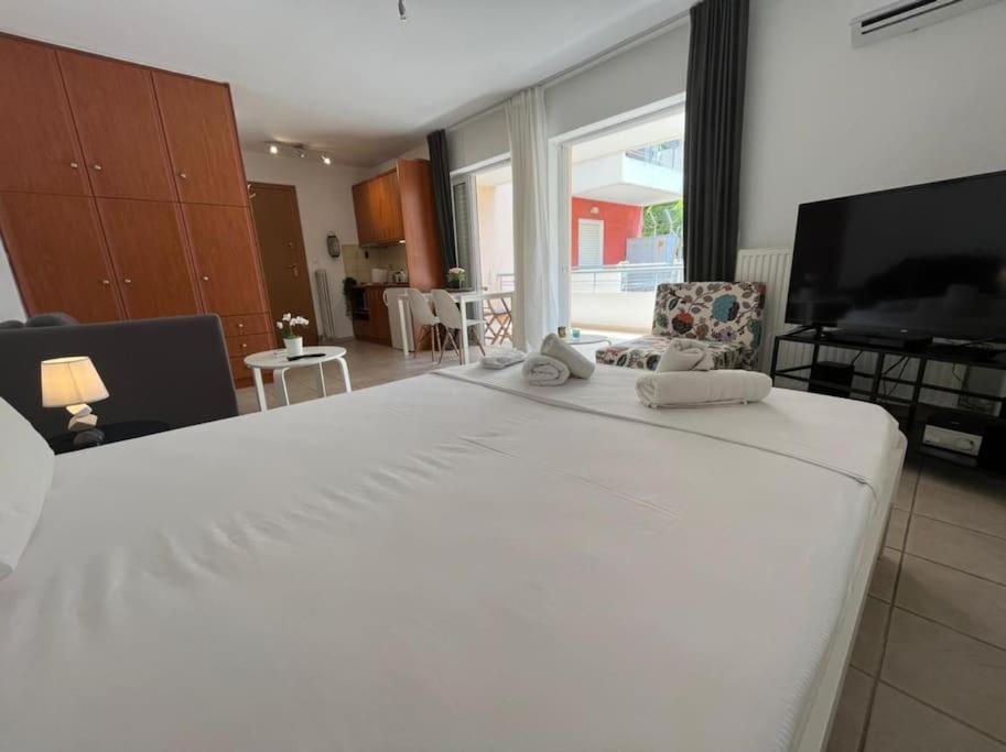 Appartamento Modern Studio large veranda -metro station Suggrou Atene Esterno foto
