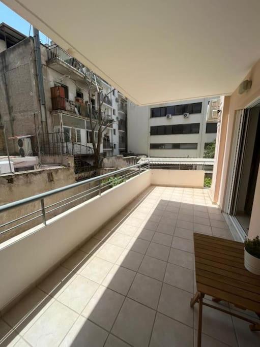 Appartamento Modern Studio large veranda -metro station Suggrou Atene Esterno foto